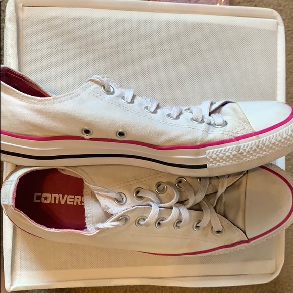 Women’s Converse - Picture 2 of 8